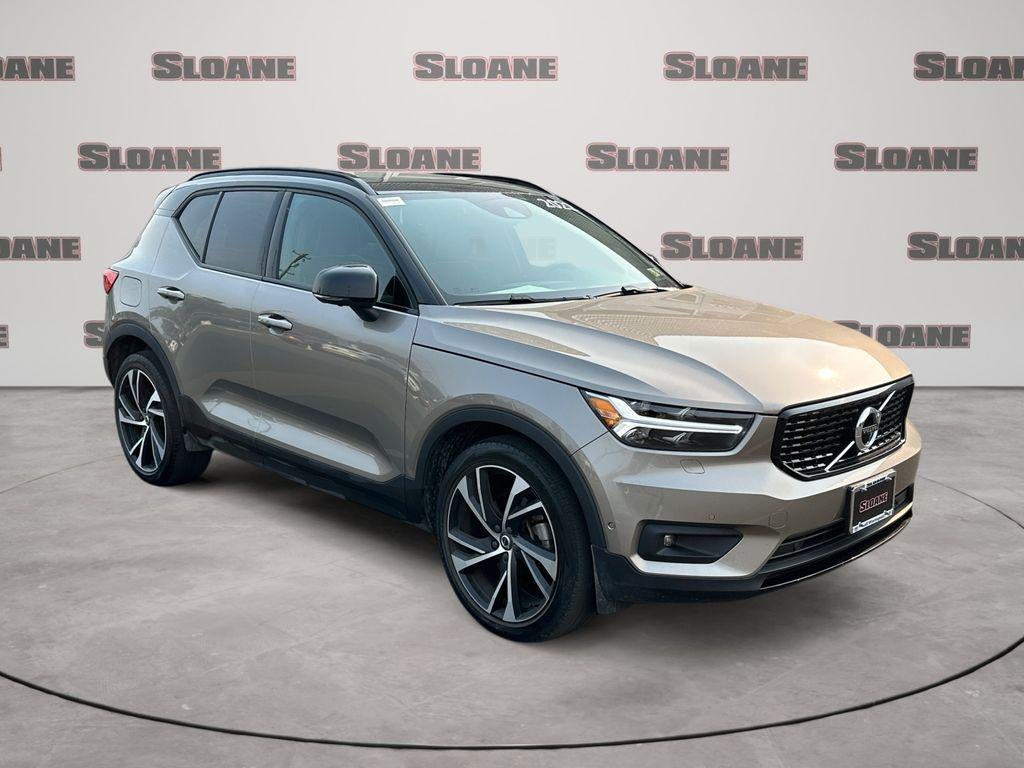 2022 Volvo XC40 T5 R-Design