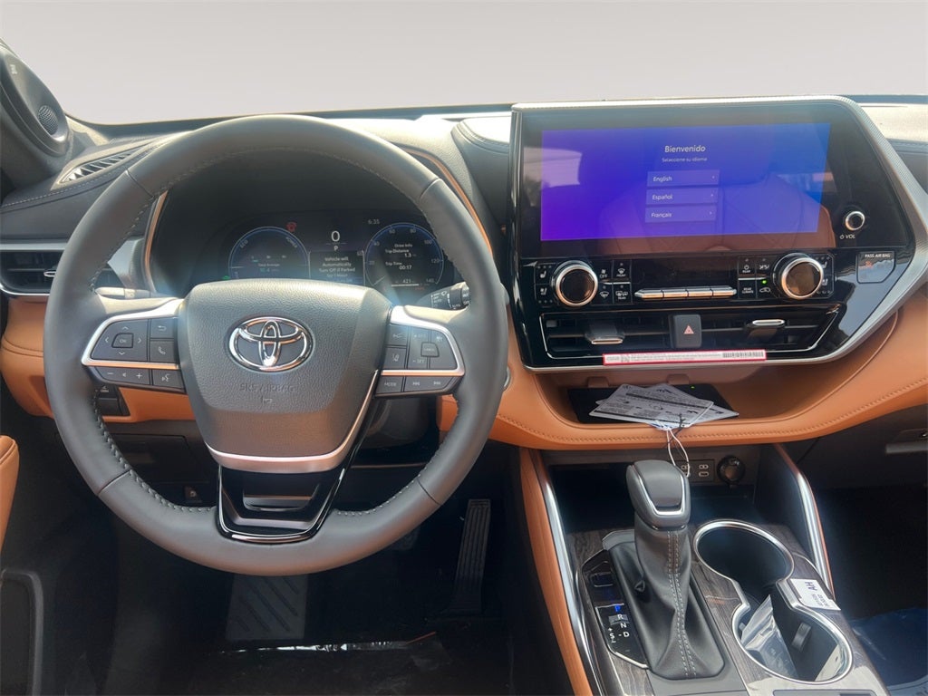 2026 Toyota Highlander Hybrid Platinum
