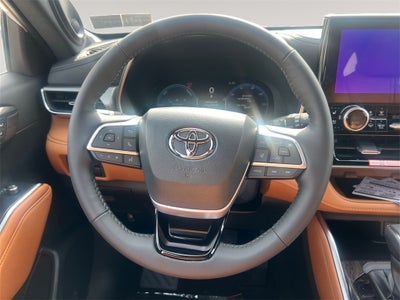 2026 Toyota Highlander Hybrid Platinum