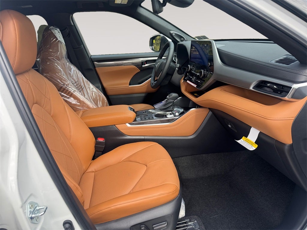 2026 Toyota Highlander Hybrid Platinum