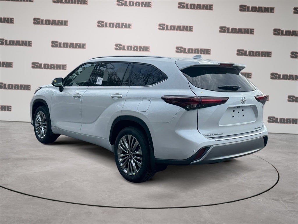 2026 Toyota Highlander Hybrid Platinum