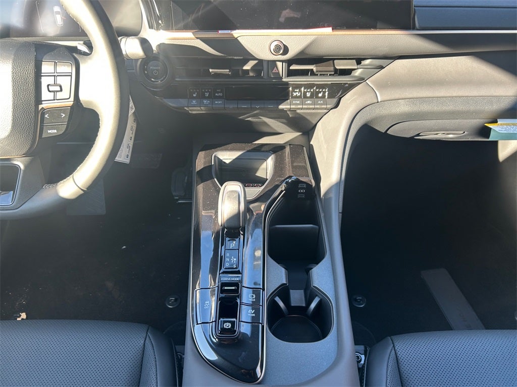 2025 Toyota Toyota Crown Signia XLE